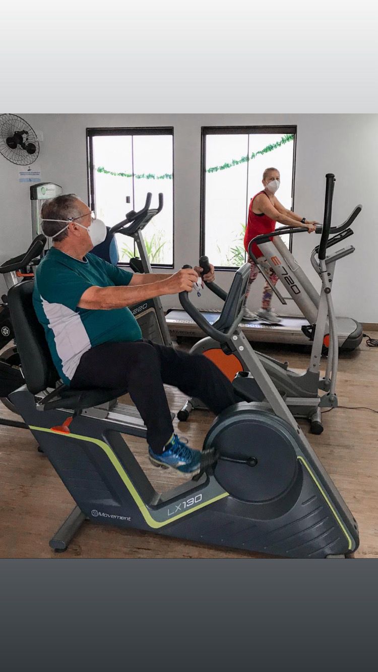 Equipamentos cardiorrespiratórios da clínica